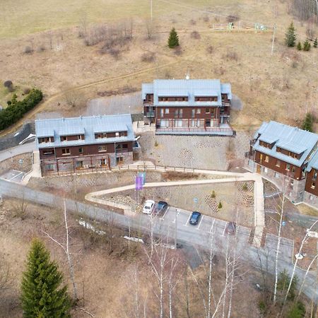Apartman Andrasa V Krkonosich Se Saunou A Terasou 塞米利 外观 照片