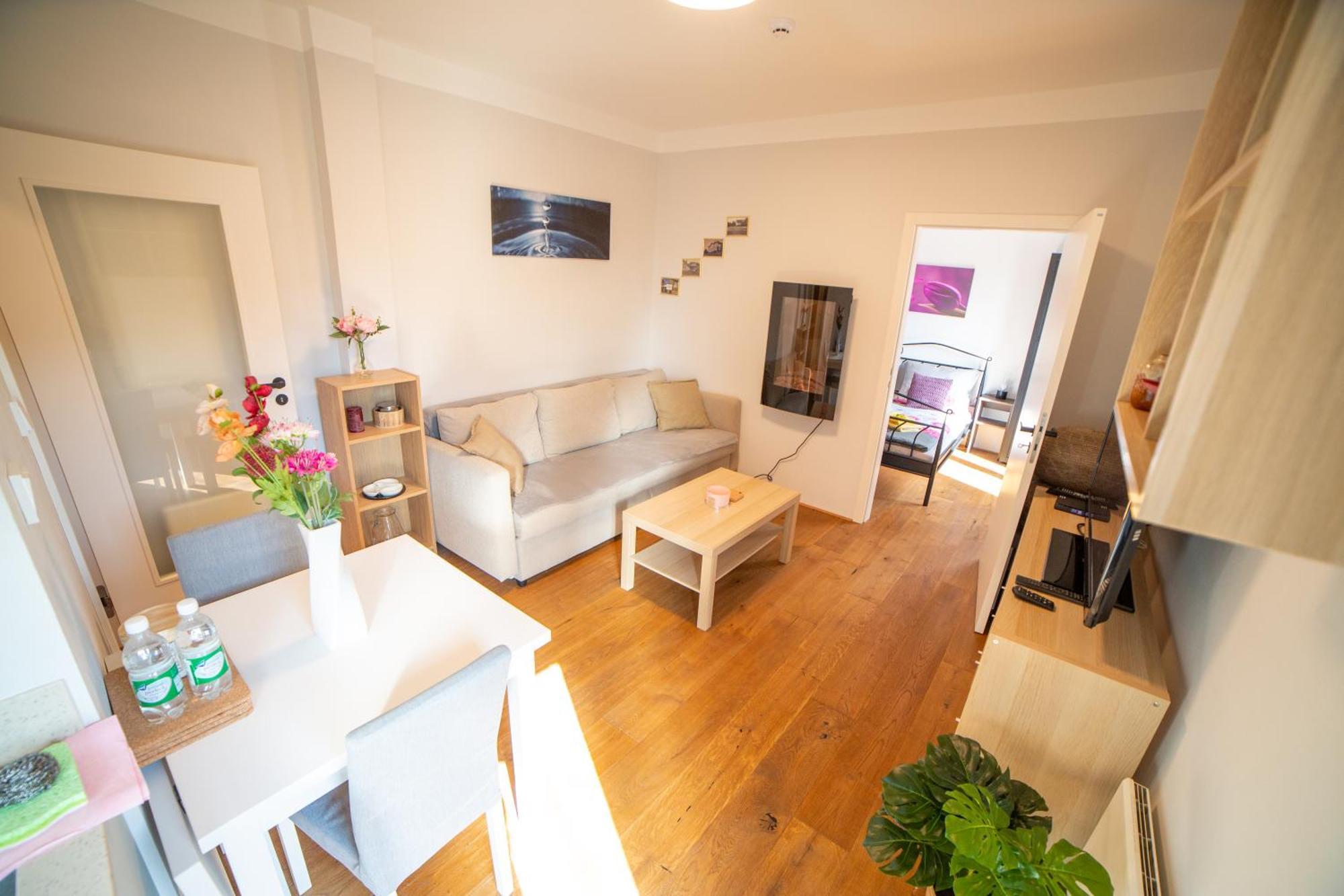 Apartman Andrasa V Krkonosich Se Saunou A Terasou 塞米利 外观 照片